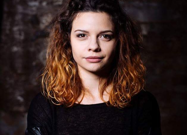  3Seriale M d lina Craiu fiica Lui Relu Din Umbre Recomand Trei 