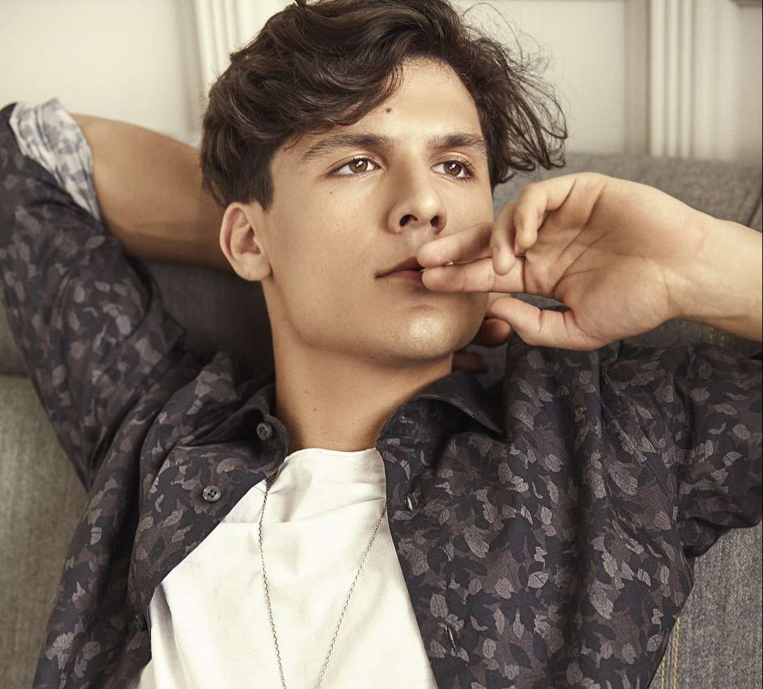  3Seriale Artistul Mark Stam i Seriale Sale Preferate